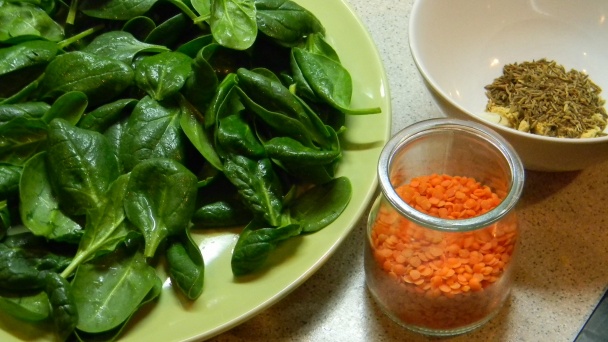 Špenátový šalát s korenenou šošovicou a kozím syrom (fotorecept) - obrázok 1