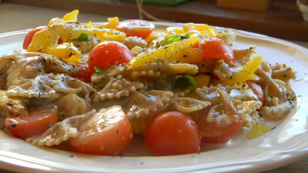 Farfalle s byvolou mozzarellou a grilovanou paprikou - obrázok 3