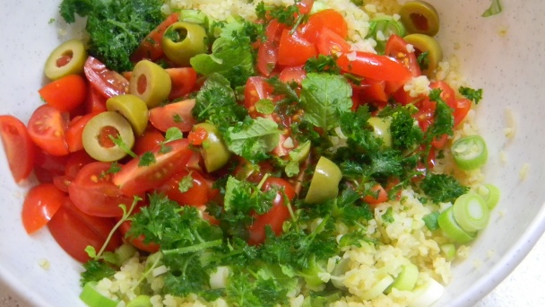 Osviežujúci bulgurový šalát - obrázok 3