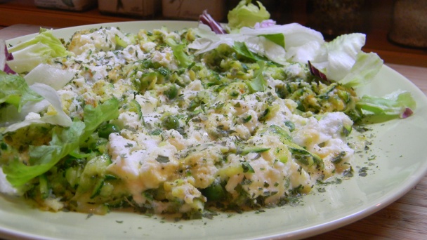 Omeleta s ricottou, cuketou a hráškom - obrázok 4