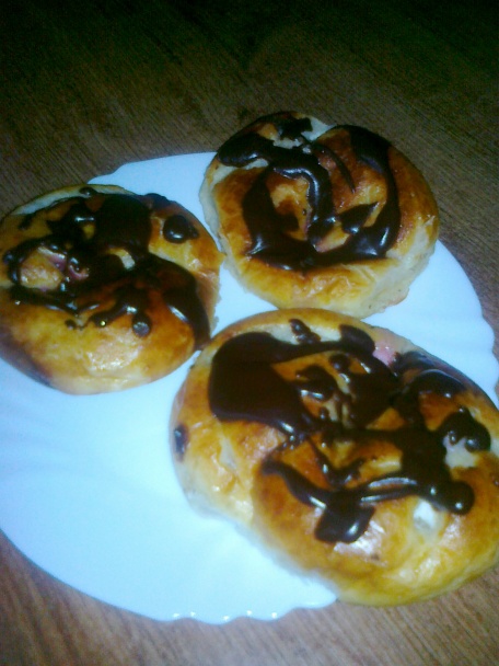 Tvarohovo - jahodové buchty s čokoládovou polevou - obrázok 2