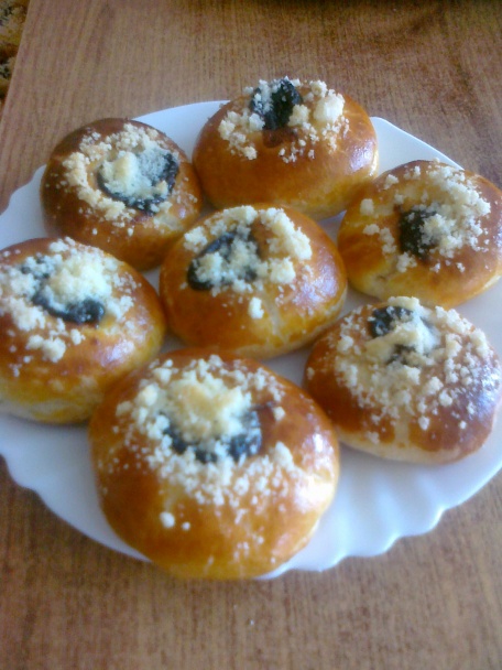 Tvarohovo - jahodové buchty s čokoládovou polevou - obrázok 3