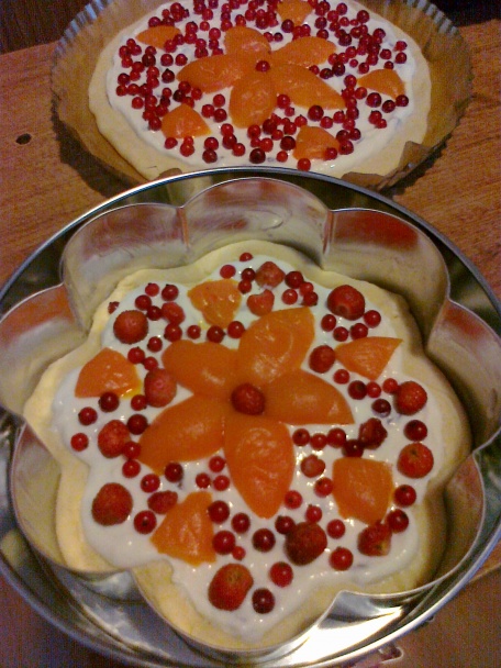 Tvarohovo - ovocné koláče z kysnutého cesta - obrázok 3