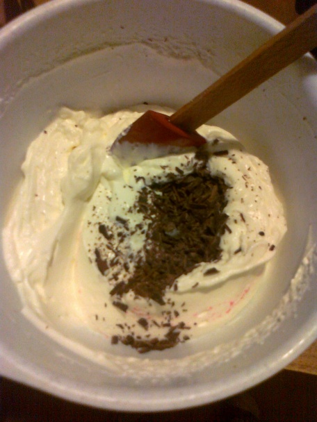 Pudingovo - stracciatellový tortový rez - obrázok 5