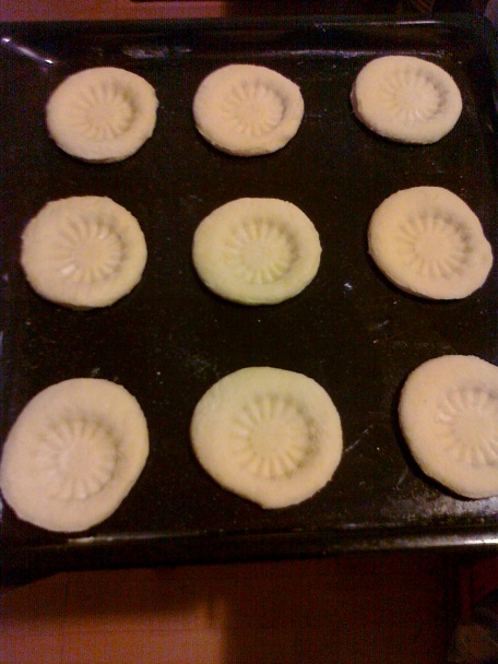 Kysnuté koláče s tvarohom, čučoriedkami a čučoriedkovou šľahačkou - obrázok 1