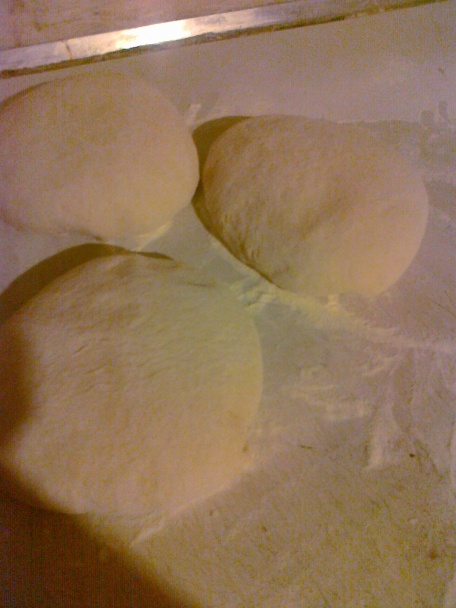 Dvojvrstvový kysnutý koláč - obrázok 1