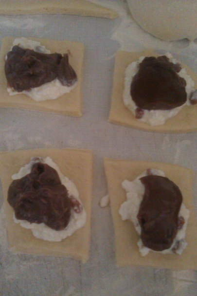 Tvarohovo-pudingové buchty a jablkovo-jahodový koláč s posýpkou - obrázok 3