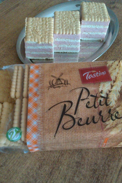 Jahodový nepečený zákusok - obrázok 5