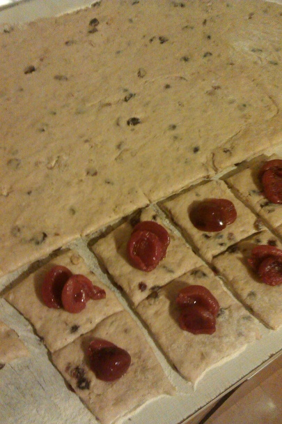 Orechovo-slivkový kysnutý koláč (fotorecet) - obrázok 2