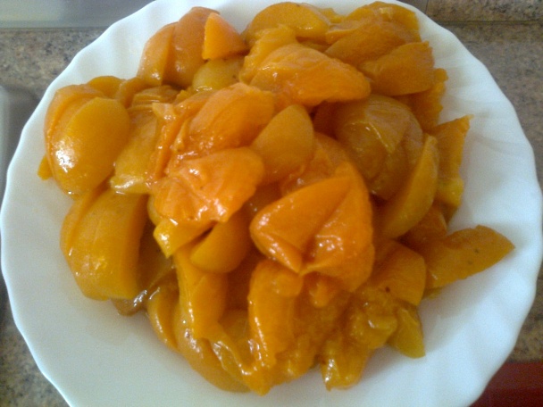 Svieži kysnutý koláč s marhuľami - obrázok 5