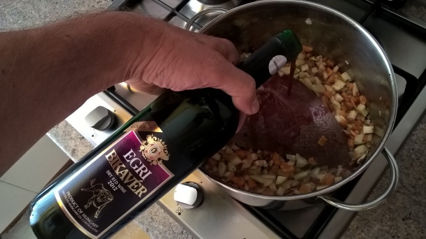 Hovädzie na víne (fotorecept) - obrázok 6