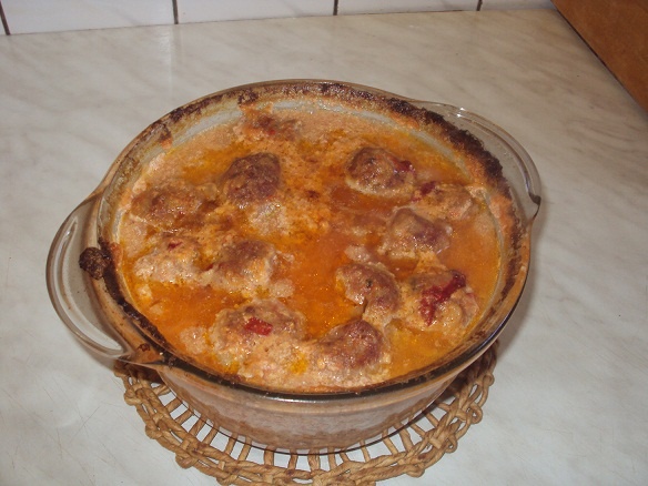 Mäsové guľky s pečeným baklažánom a paprikou zapečené v rúre (fotorecept)  - obrázok 12