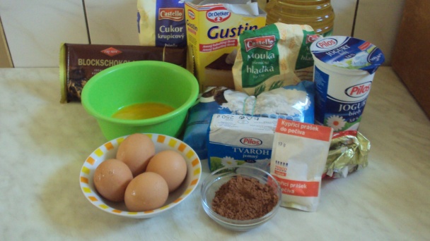 Čoko koláč  s tvarohovo-kokosovými loptičkami (fotorecept) - obrázok 1