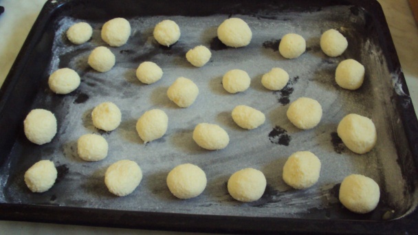 Čoko koláč  s tvarohovo-kokosovými loptičkami (fotorecept) - obrázok 3