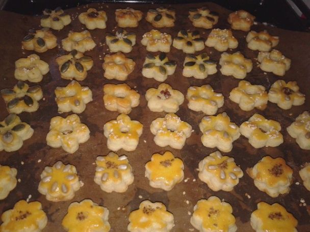 Krehké slané kvietky so semienkami - obrázok 1