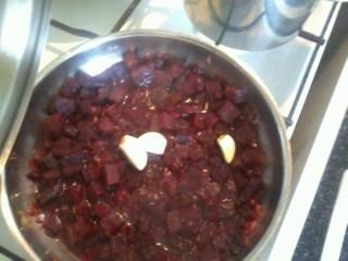 Zajko s cviklovým prívarkom - obrázok 1