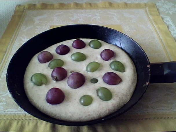 Lievance len z celozrnnej múky s hroznom - obrázok 1