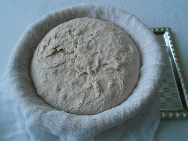 Bezlepkový kváskový chlieb s orechmi (fotorecept) - obrázok 6