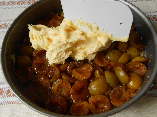 Rýchly bezlepkový koláč z kila sliviek (fotorecept)  - obrázok 6