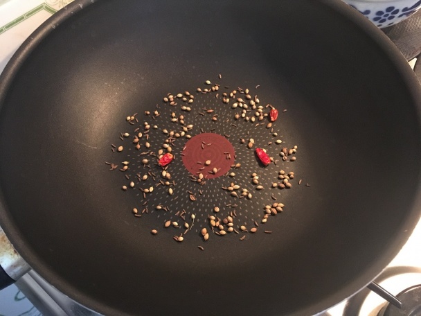 Korenené mäsové placky s crazy šalátom (fotorecept) - obrázok 2