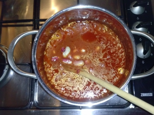 Paradajková polievka s fazuľou - obrázok 2