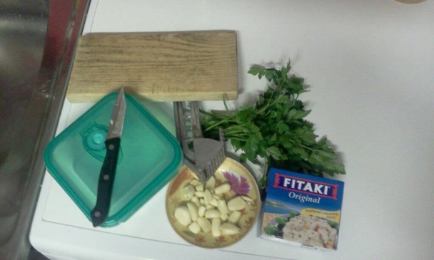 Fitaki nátierka-cesnakovo-petržlenovo-syrová  - obrázok 1