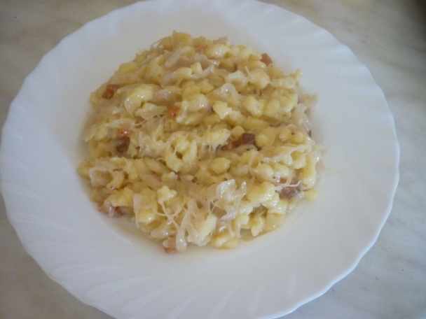 Halušky s kyslou kapustou, pečeňou a smotanou (fotorecept) - obrázok 6