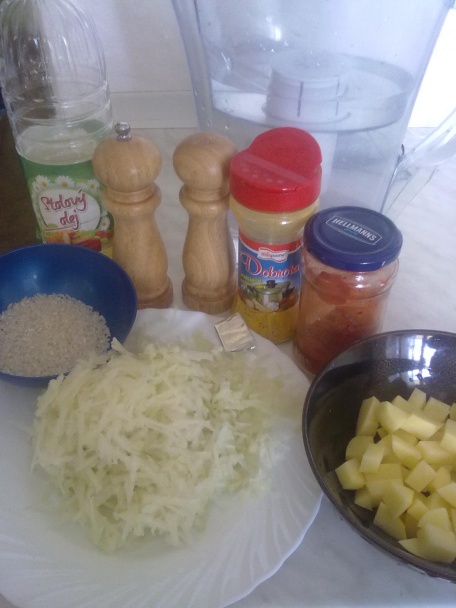 Kalerábová polievka so zemiakmi a ryžou - obrázok 1