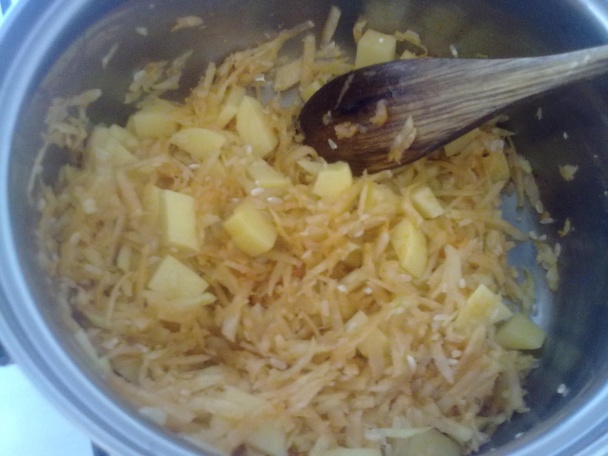 Kalerábová polievka so zemiakmi a ryžou - obrázok 3