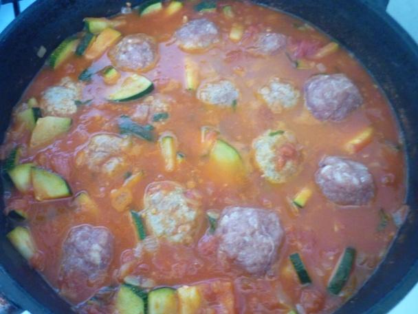Mäsové guľky v paradajkovej omáčke s cuketou a domácimi tagliatelle (fotorecept) - obrázok 4