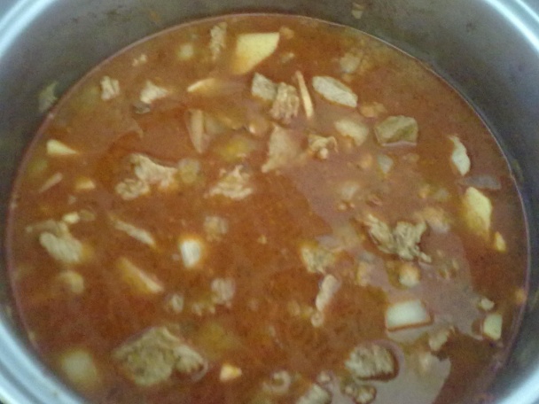 Guláš s cuketou - obrázok 4