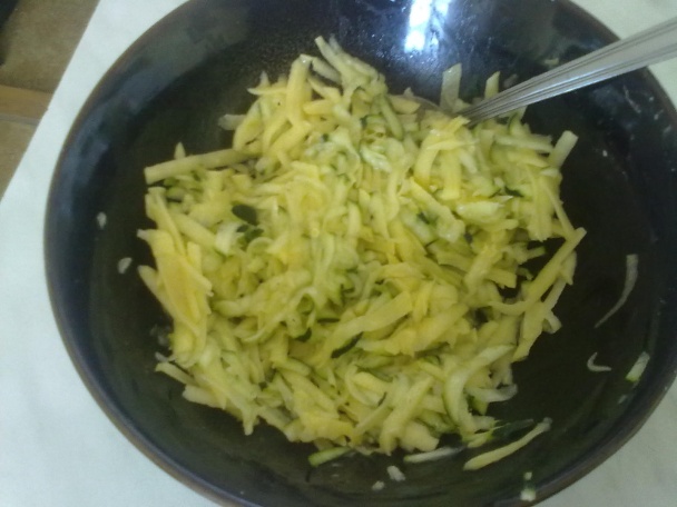 Hoky s cuketovo-zemiakovými plackami - obrázok 1