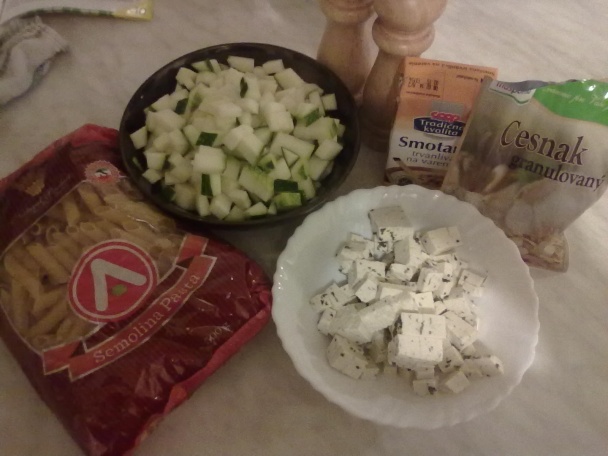 Penne s bazalkovým tofu a cuketou (fotorecept) - obrázok 1