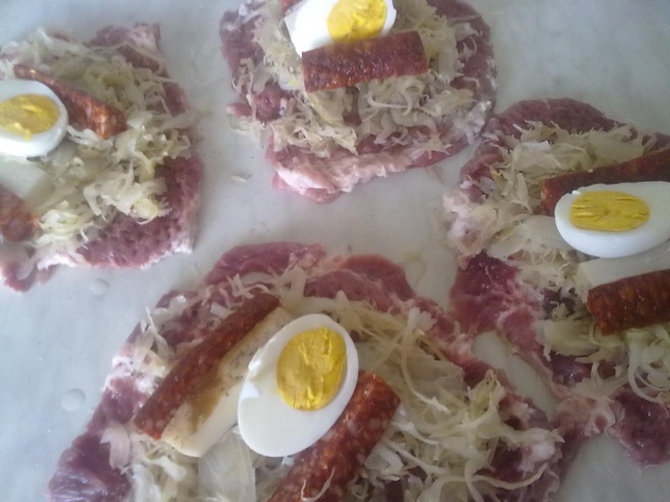 Bravčové závitky s kyslou kapustou a super omáčkou (fotorecept) - obrázok 2