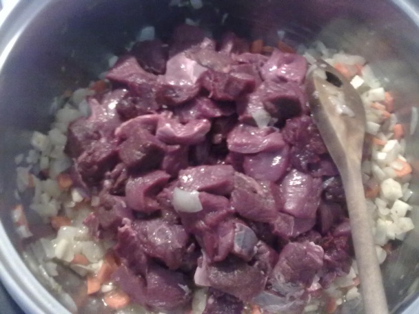 Jelení guláš od poľovníka (fotorecept) - obrázok 2