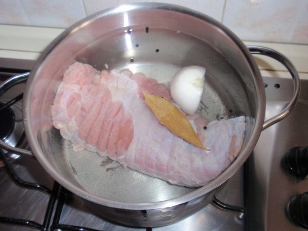 Teľací orech s tuniakovou omáčkou - obrázok 1