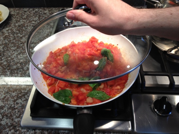 Bucatini s rajčinovou omáčkou a slaninkou - obrázok 7