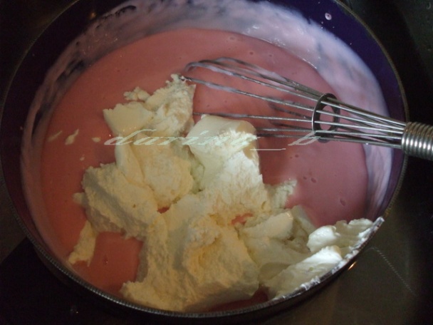 Tvarohovo - pudingová torta s jahodami - obrázok 3