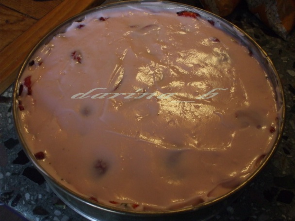 Tvarohovo - pudingová torta s jahodami - obrázok 9