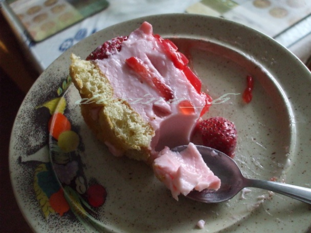 Tvarohovo - pudingová torta s jahodami - obrázok 15
