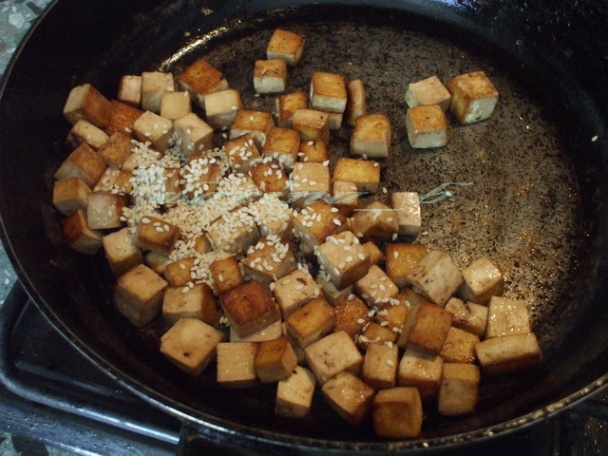 Bulgur s tofu, cukinou a kukuricou - obrázok 9