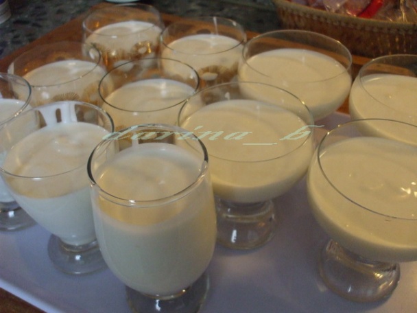 Jogurtový krém s rebarborovým pyré - obrázok 5