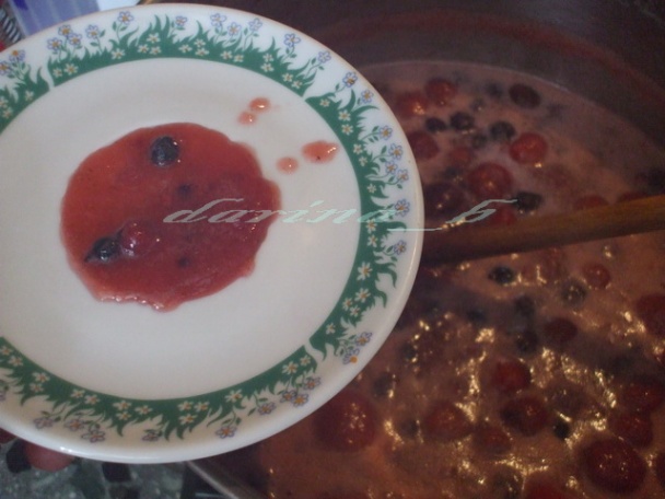 Cuketový džem s lesným ovocím - obrázok 7