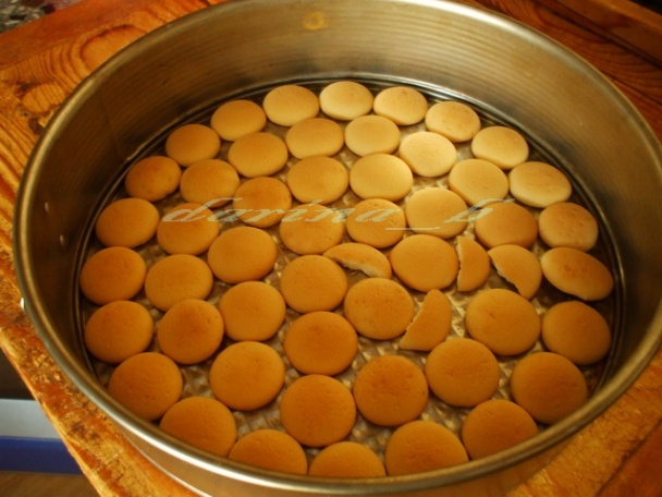 Nepečená dvojfarebná tvarohová torta - obrázok 1