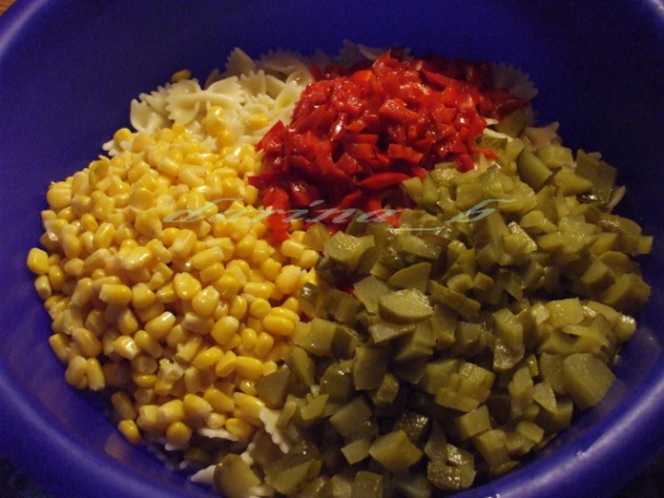 Cestovinový šalát s kuracím mäsom - obrázok 3