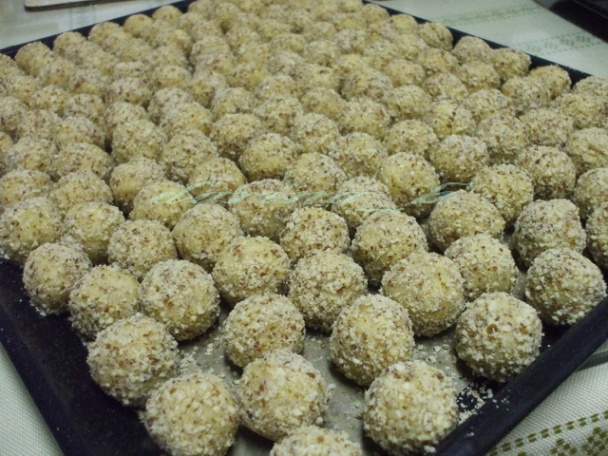 Ananásové krémové guľky - obrázok 8