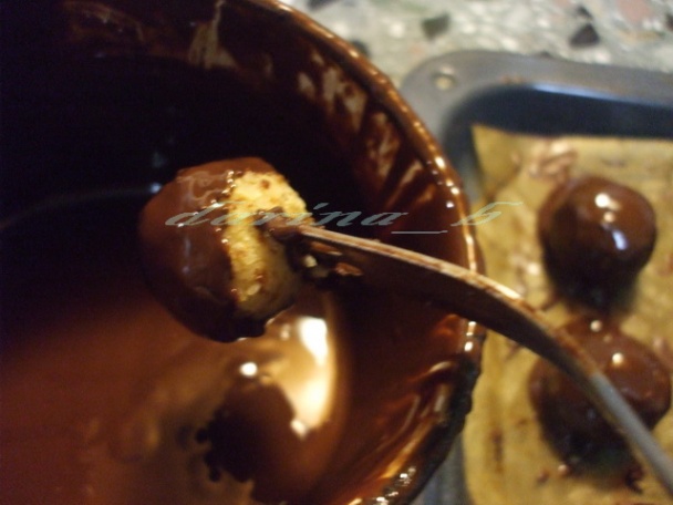 Ananásové krémové guľky - obrázok 9