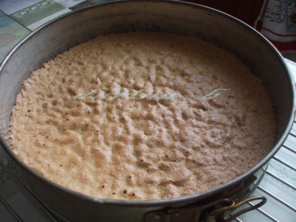 Karamelová torta s orechami - obrázok 3