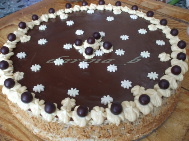 Karamelová torta s orechami - obrázok 13