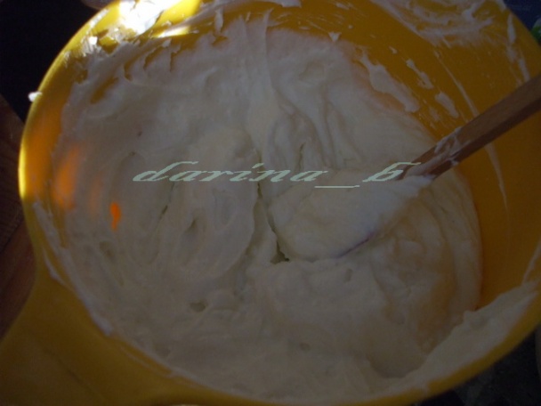 Tvarohovo šľahačková torta s čokoládovými bonbónmi - obrázok 7